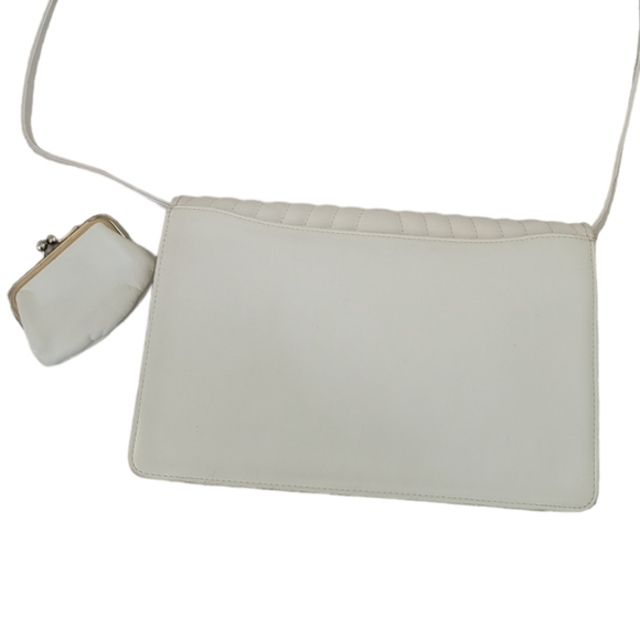 SOLD Valentino Garavani Cream Leather Crossbody Bag Clutch Bag - Picture 2 of 16